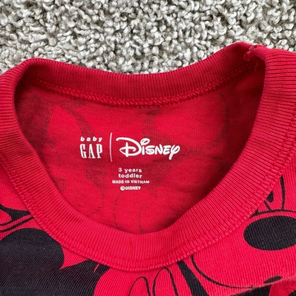 GAP Disney Mickey Mouse Long Sleeve Shirt Size Red and Black Character tee 3T